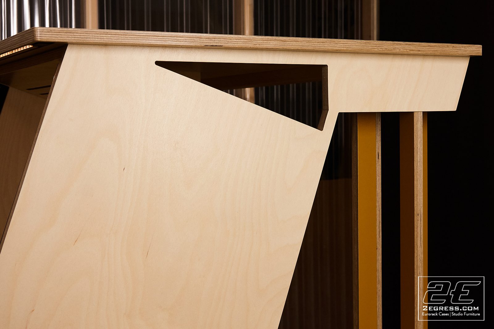 Stinger rack desk | leg and cable cutout detail | 2Egress