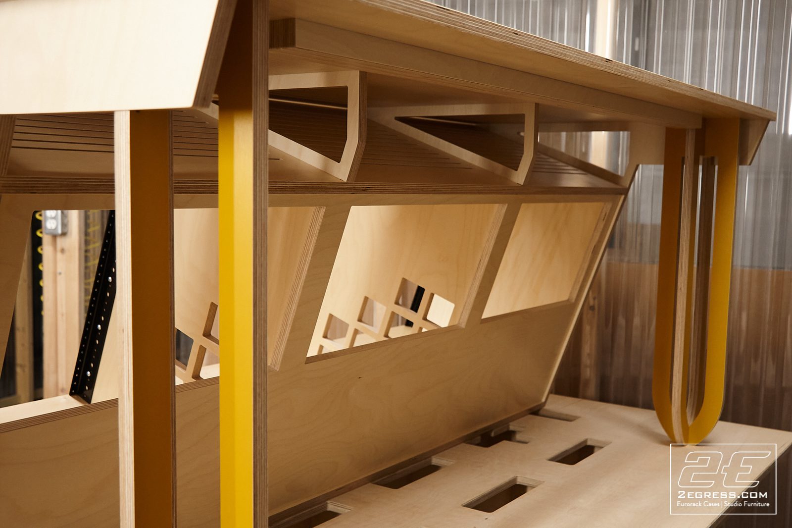 Stinger rack desk | grille and cutout detail close-up | 2Egress