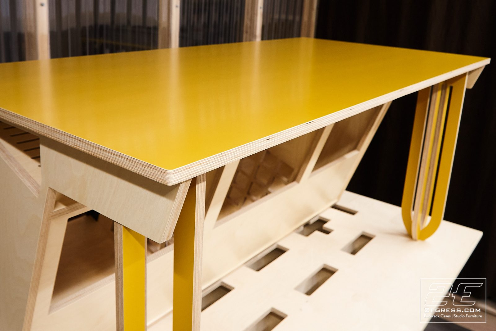 Stinger rack desk | corner and leg detail, yellow finish | 2Egress