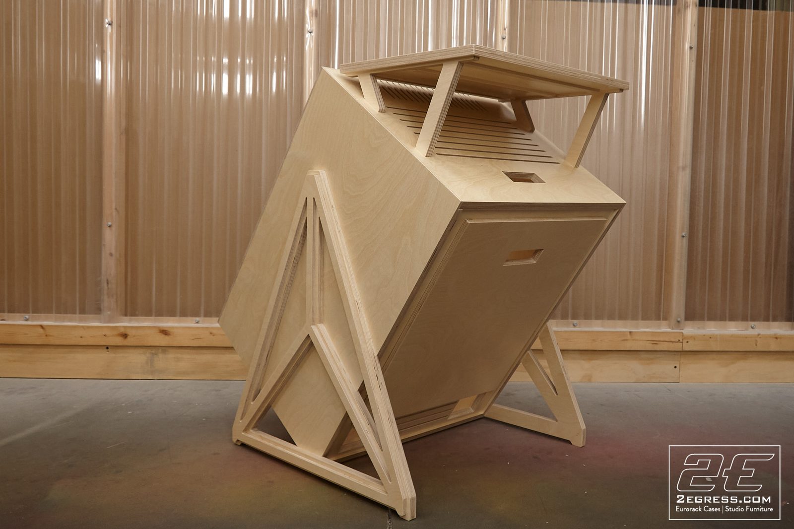 Voyager I studio rack | rear three-quarter view, top cutout and triangular legs | 2Egress