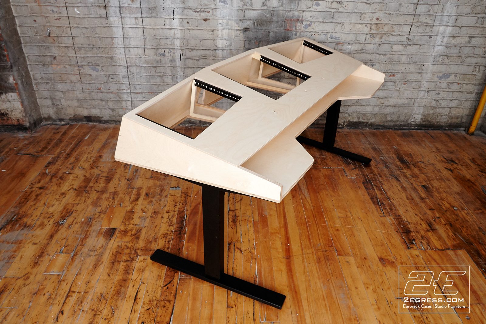 VTOL studio desk | diagonal angle view, raw construction | 2Egress