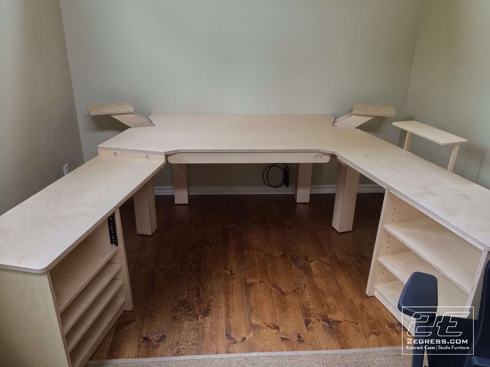 Wing Commander composer desk | installed in client's studio with side wings and monitor stands | 2Egress