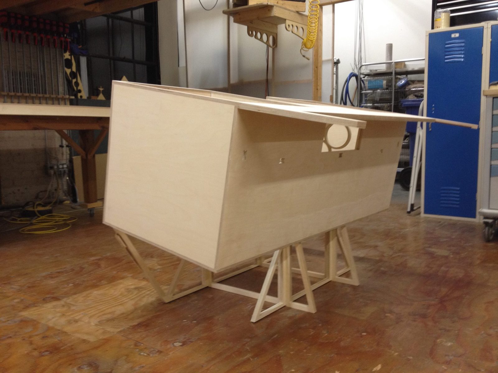 Extraordinary Desk for Extraordinary Guy | photo 6 | Studio Egregia