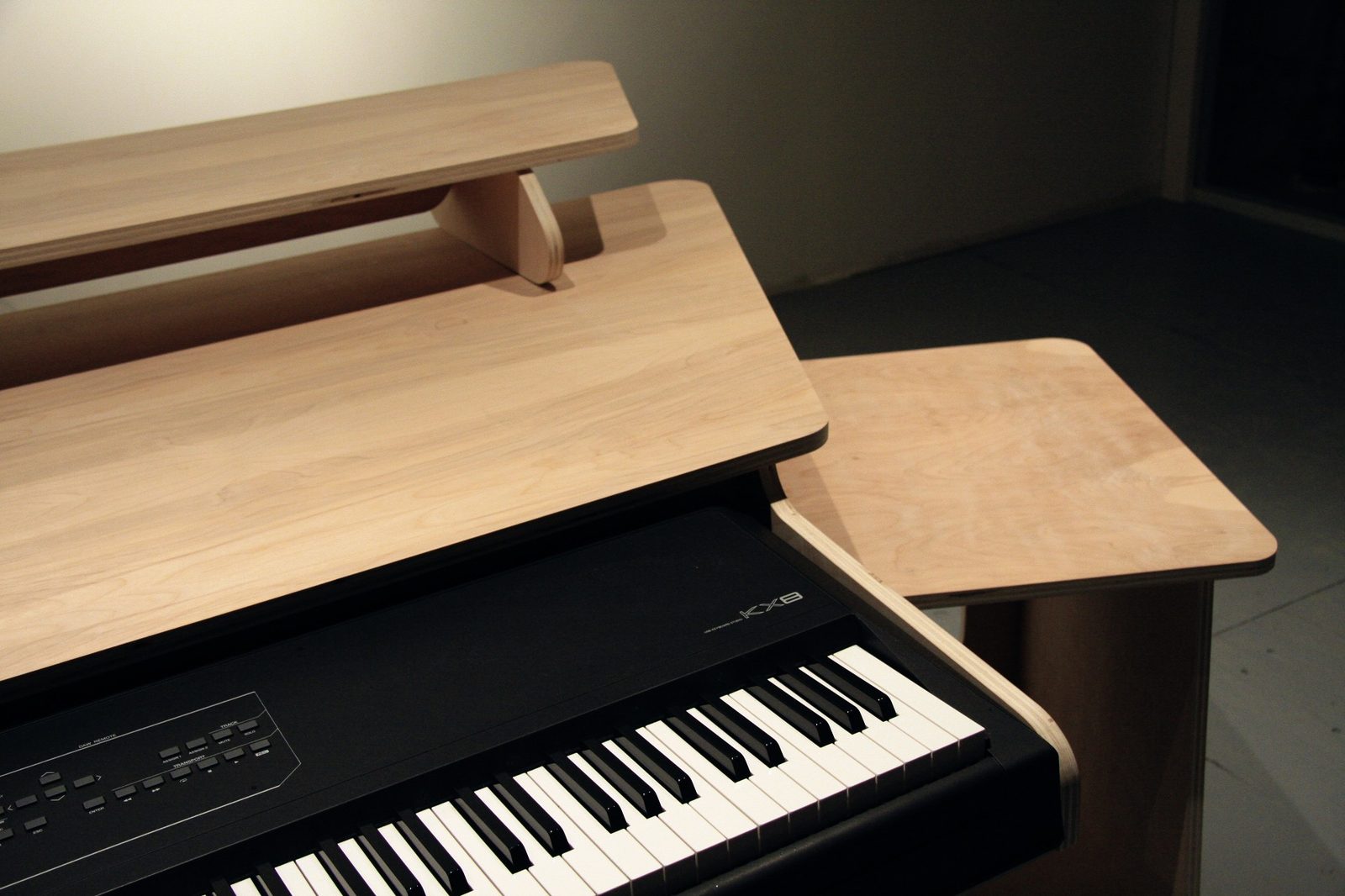 "Finding a desk that accommodates creativity isn’t easy." | photo 3 | Studio Egregia