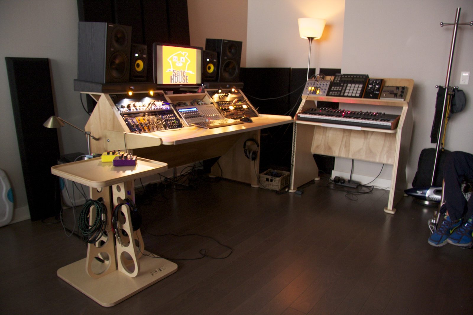 Safehouse Studio | Side Table | photo 3 | Studio Egregia