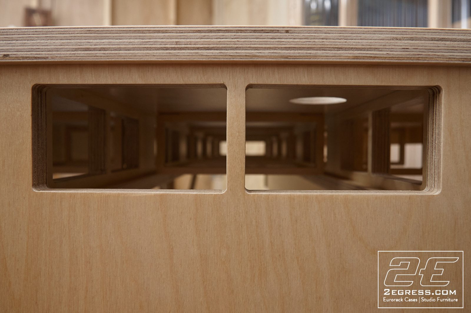 Doepfer LMK4 Studio Desk | Zeus | 2egress