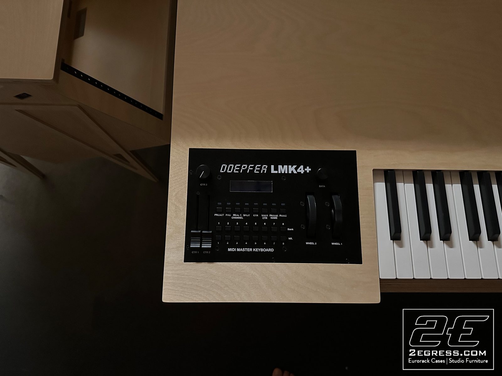 Doepfer LMK4 Studio Desk | Zeus | 2egress