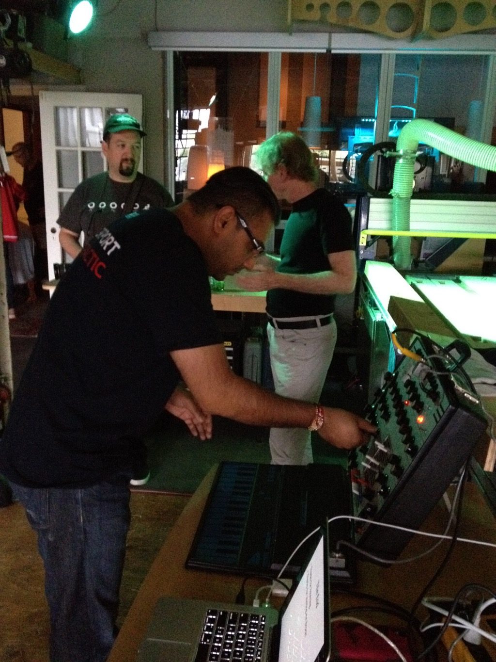 Toronto Modular Synth Workshop #004 | photo 2 | Studio Egregia