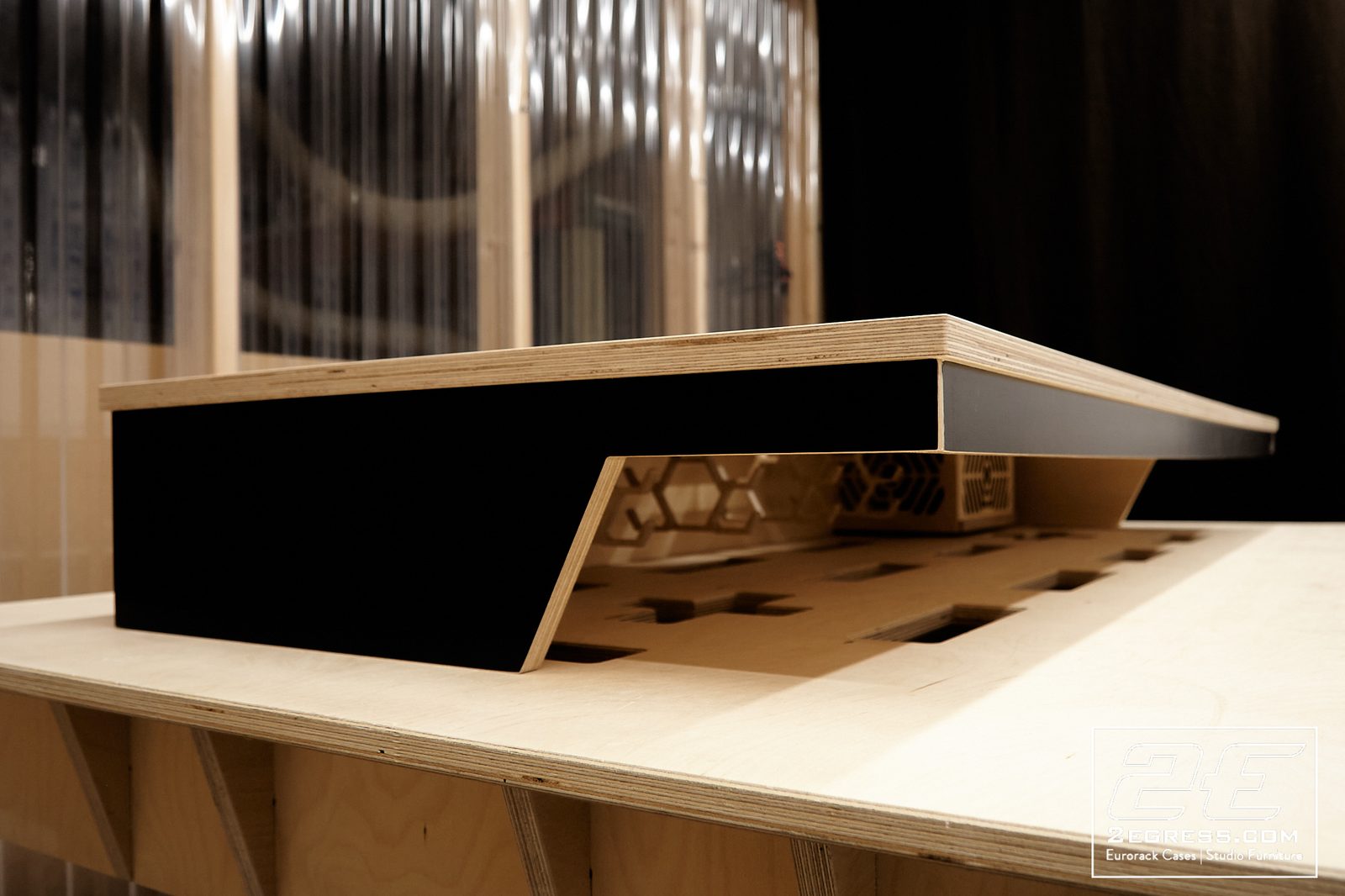 Surface Top for Sit/Stand Eurorack Case | Lev Perrey | Studio Egregia