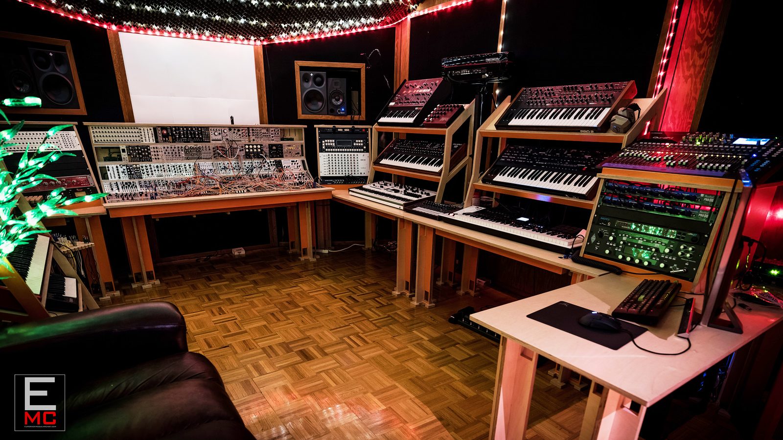 powered eurorack case music studio | Studio Egregia